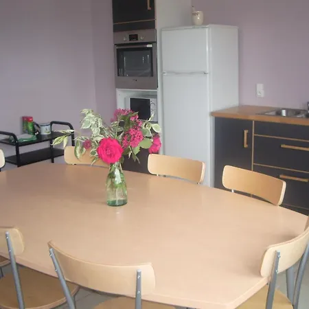 Holiday home Location Paisible: Familial Avec Balneo, Cuisine Equipee Et Departs Vtt, A Proximite De Gerardmer - Fr-1-589-331 *